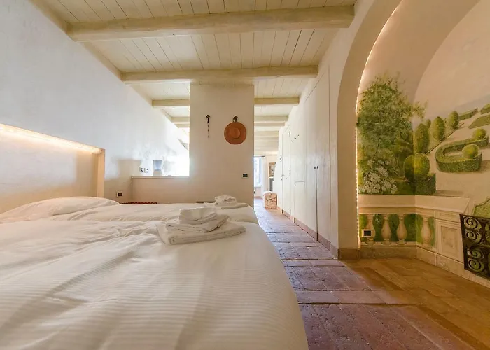 Joivy On The Coast Of With Lovely View *